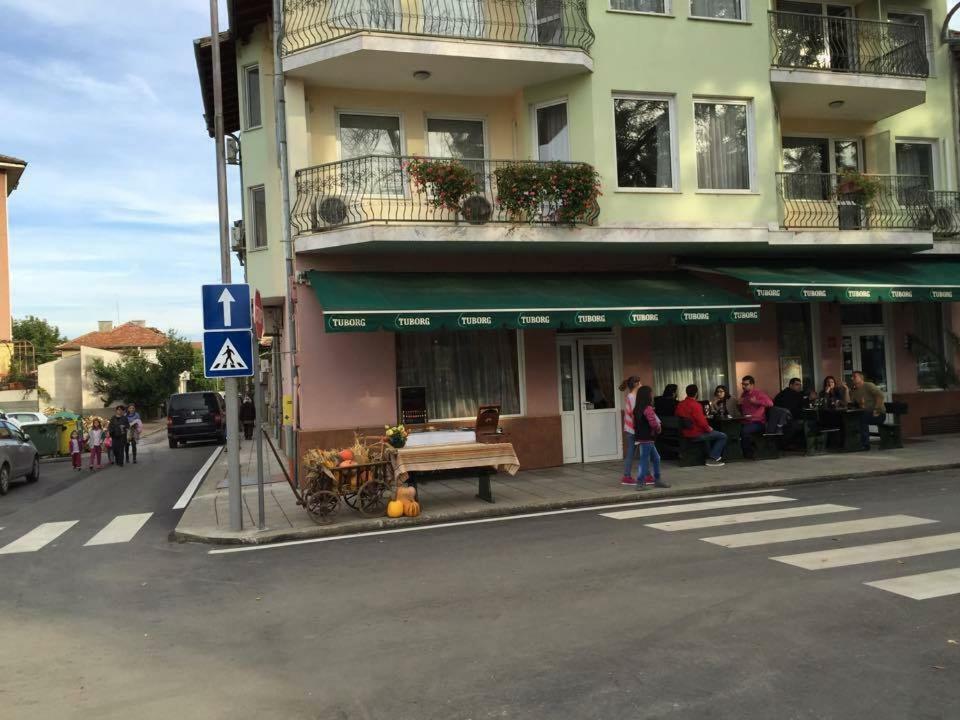 Family Hotel Odessa Sevlievo Extérieur photo