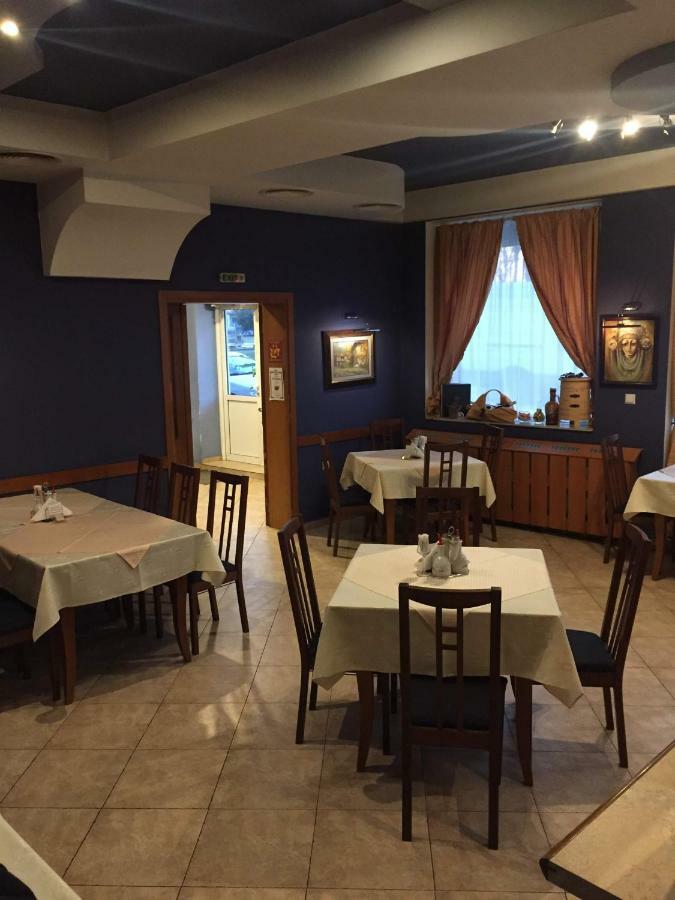 Family Hotel Odessa Sevlievo Extérieur photo