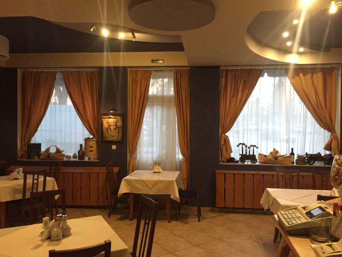 Family Hotel Odessa Sevlievo Extérieur photo
