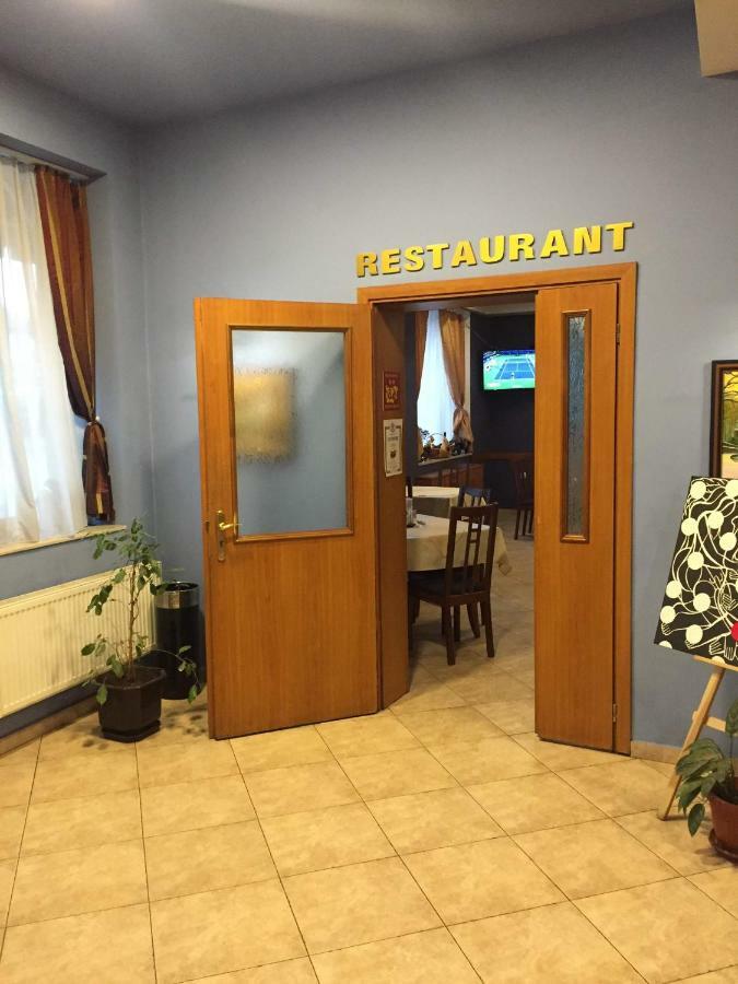 Family Hotel Odessa Sevlievo Extérieur photo
