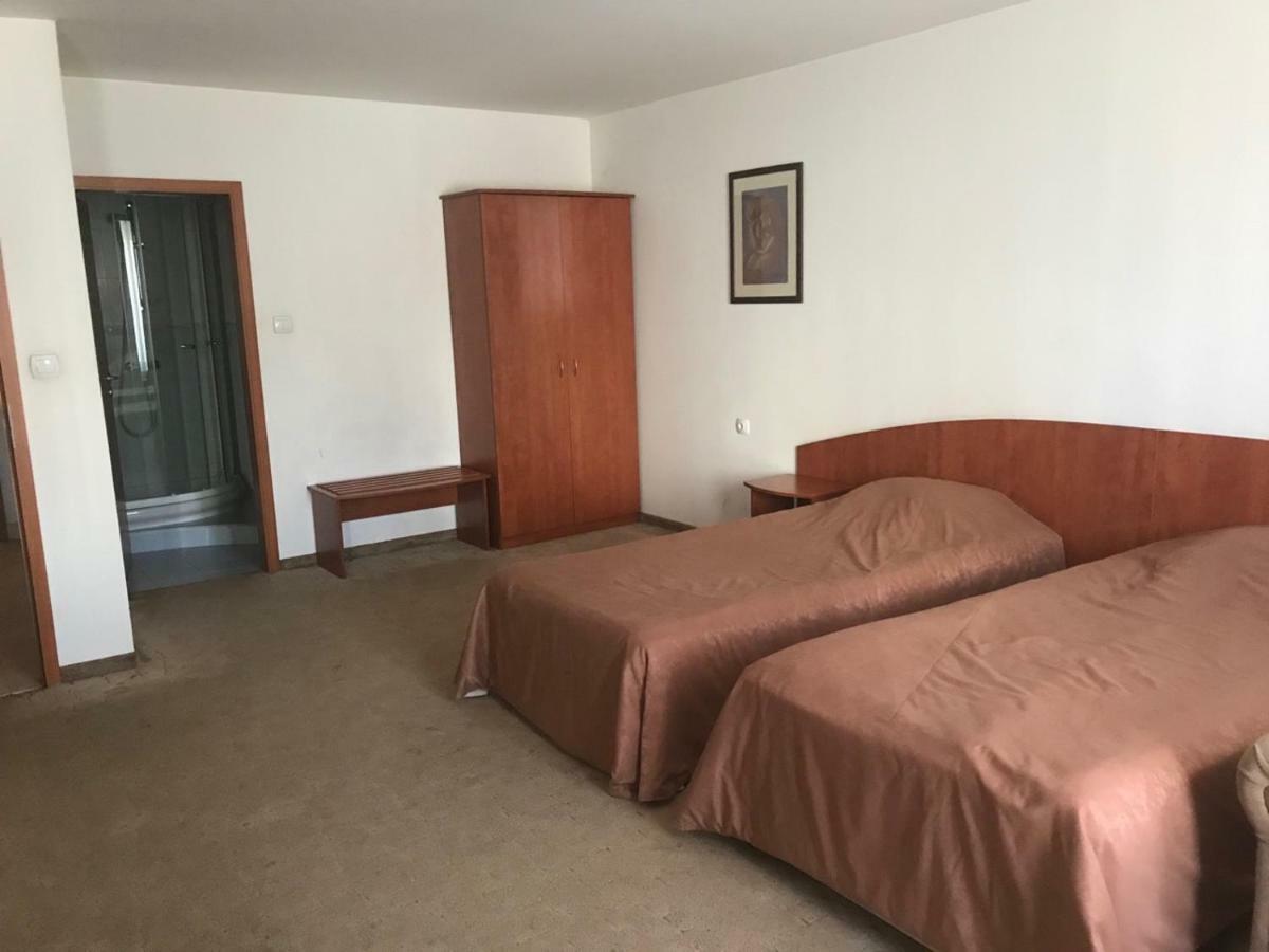 Family Hotel Odessa Sevlievo Extérieur photo